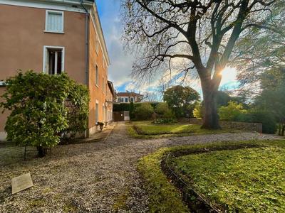 Maison de maîtres - 250 m² - 8 pièces