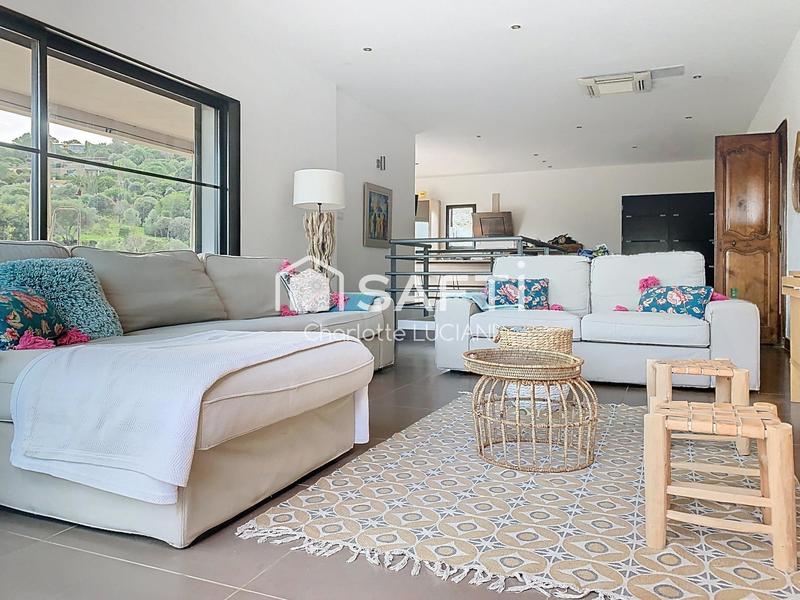 Maison - 170 m² - 5 pièces