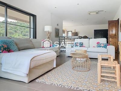 Maison - 170 m² - 5 pièces