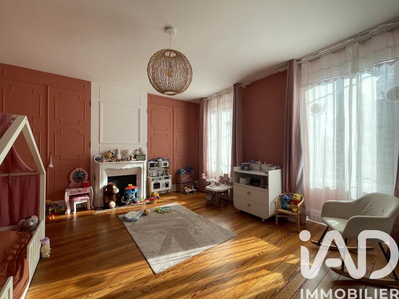 Maison de ville - 232 m² - 8 pièces