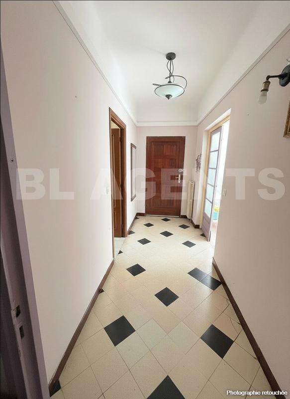 Maison traditionnelle - 220 m² - 12 pièces