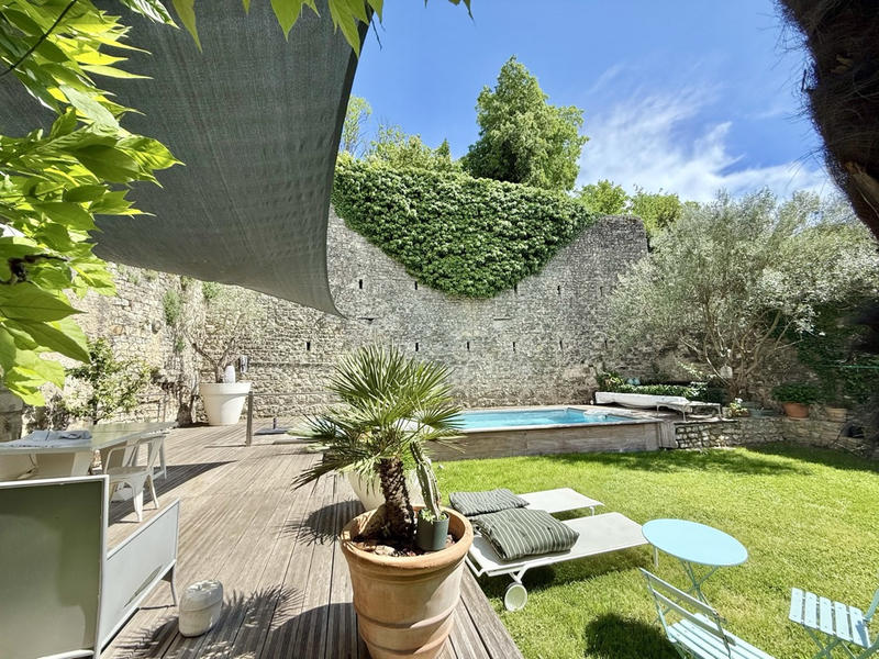 Maison - 240 m² - 10 pièces