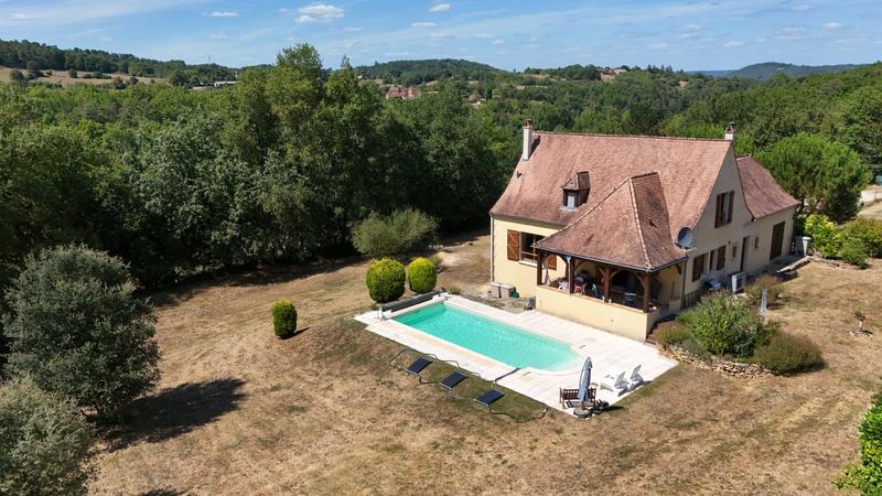 Maison traditionnelle - 214 m² - 9 pièces