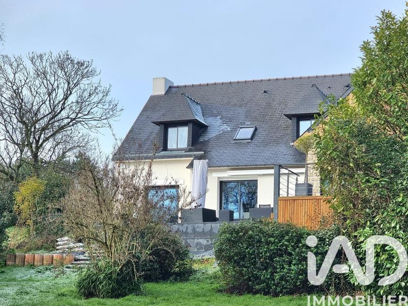 Maison - 249 m² - 9 pièces