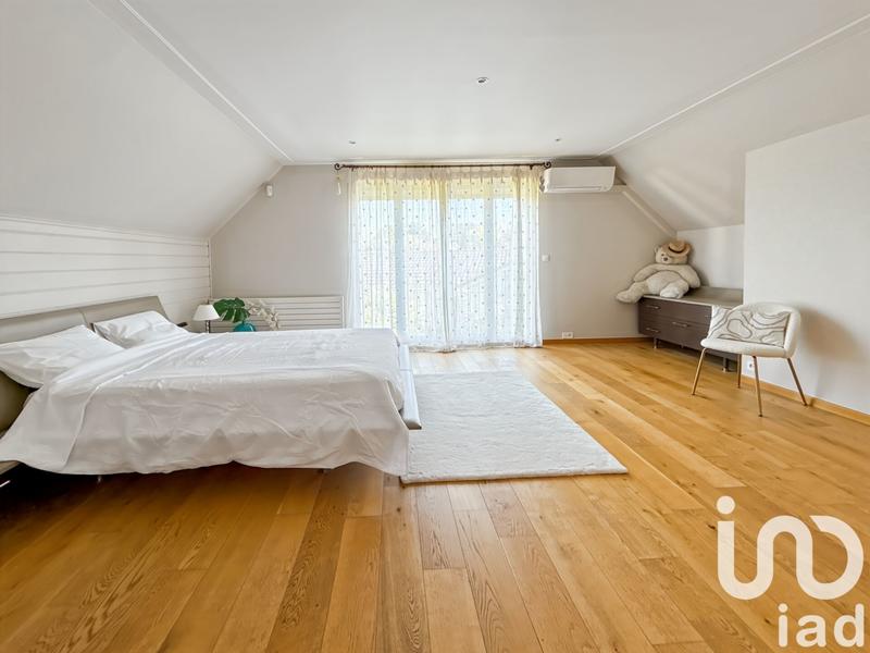 Maison - 180 m² - 7 pièces