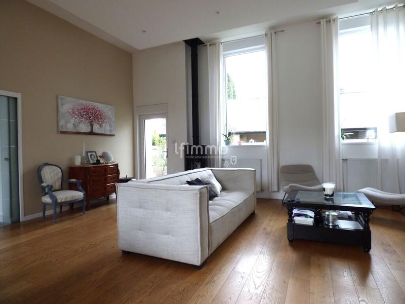 Demeure - 165 m² - 6 pièces