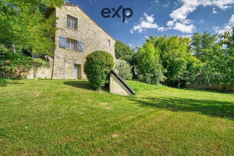 Propriété - 176 m² - 6 pièces