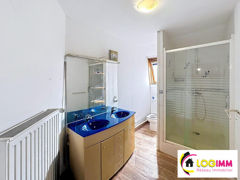 Maison - 170 m² - 9 pièces