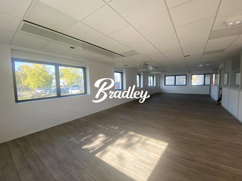 Bureau - 178 m²