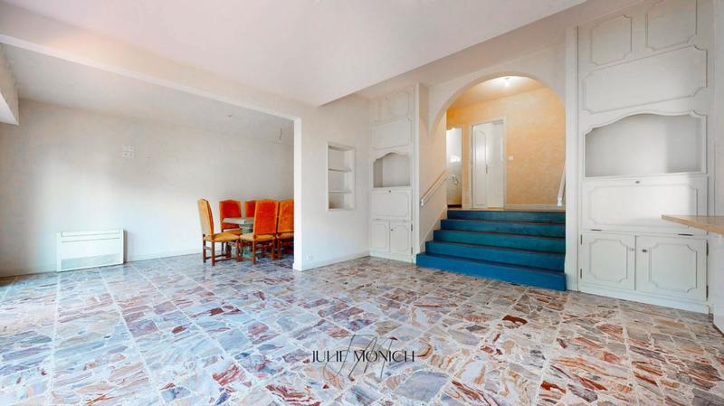 Maison - 99 m² - 5 pièces