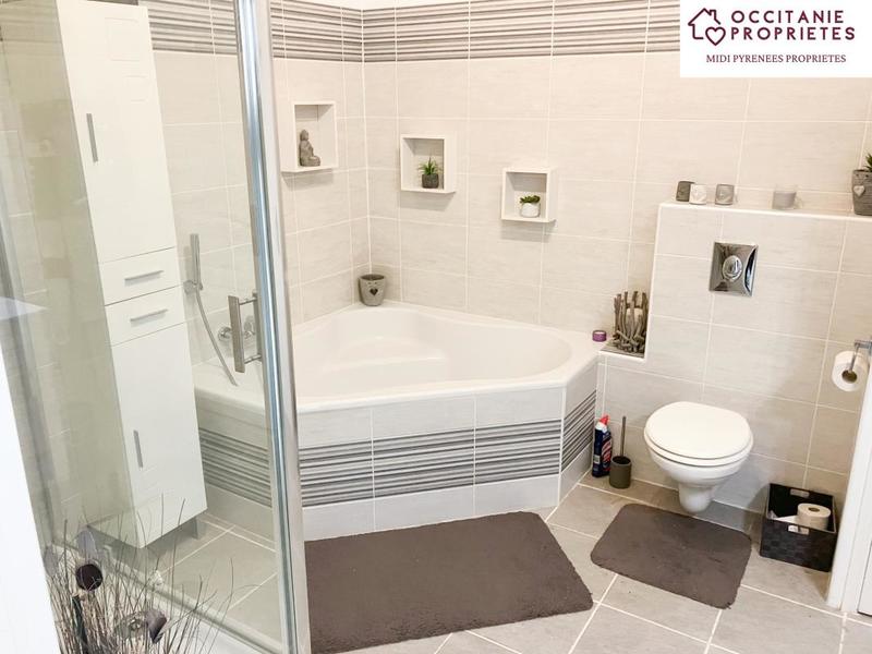 Propriété - 530 m² - 23 pièces