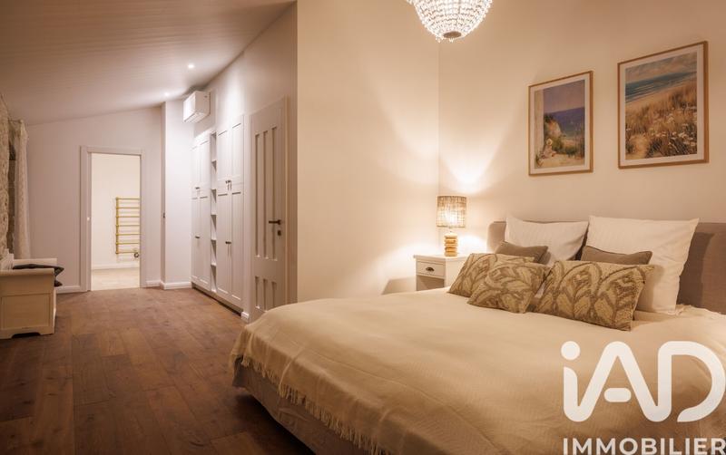 Maison de village - 305 m² - 9 pièces