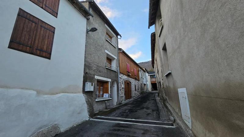 Maison de village - 87 m² - 5 pièces