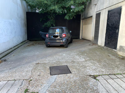 Parking / Garage - 12 m²