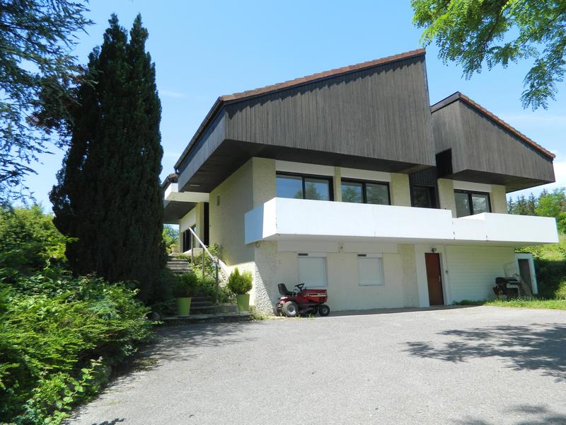 Maison - 240 m² - 9 pièces