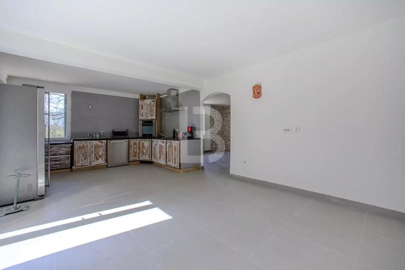 Mas - 300 m² - 7 pièces