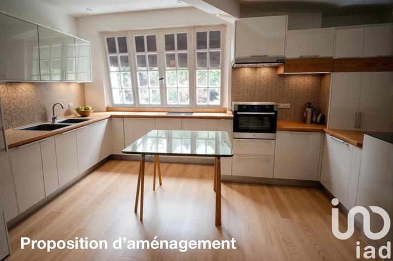 Maison - 206 m² - 7 pièces