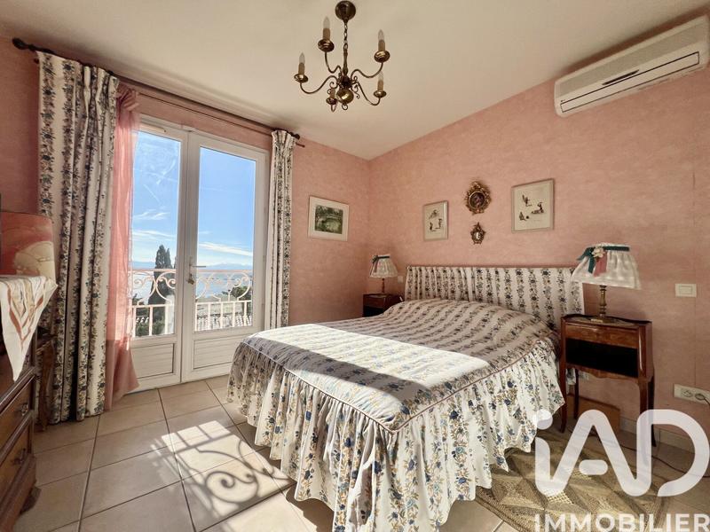 Maison - 260 m² - 7 pièces