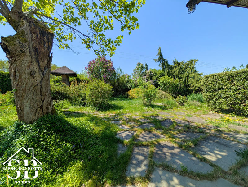 Maison - 334 m² - 10 pièces