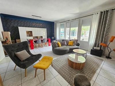 Maison - 202 m² - 8 pièces