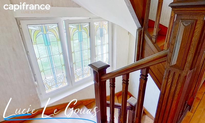 Demeure - 181 m² - 8 pièces