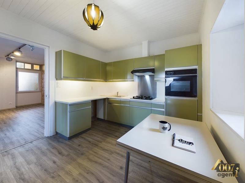 Maison - 243 m² - 9 pièces