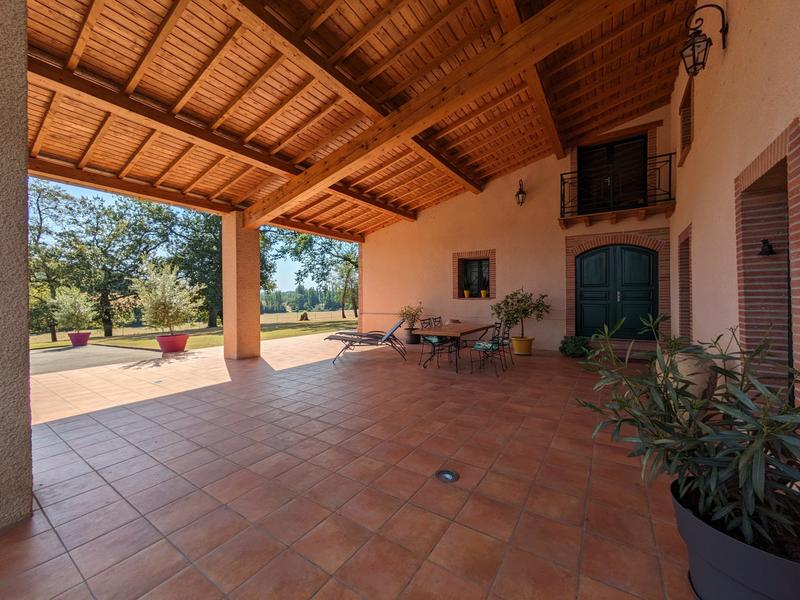 Maison - 340 m² - 8 pièces