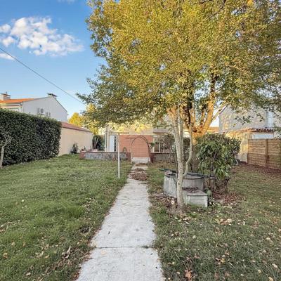 Maison - 93 m² - 5 pièces