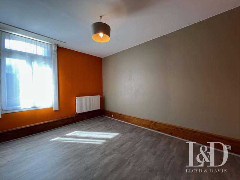 Maison - 460 m² - 18 pièces