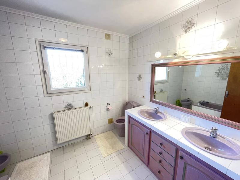 Villa - 200 m² - 7 pièces