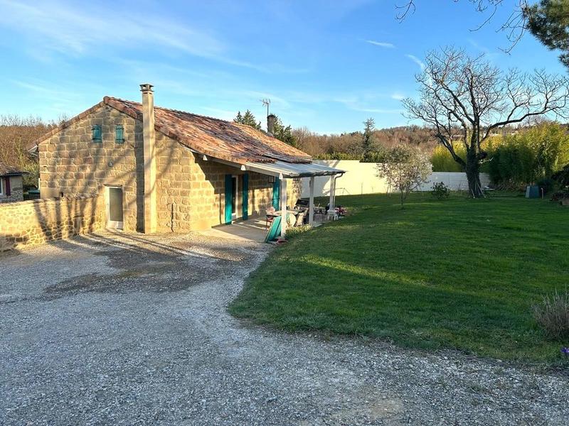 Maison - 240 m² - 5 pièces