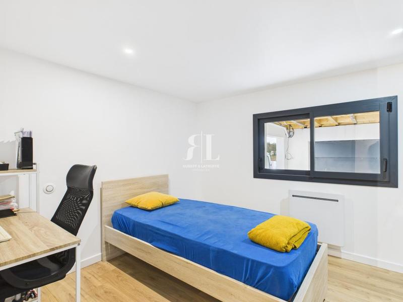 Maison - 203 m² - 6 pièces