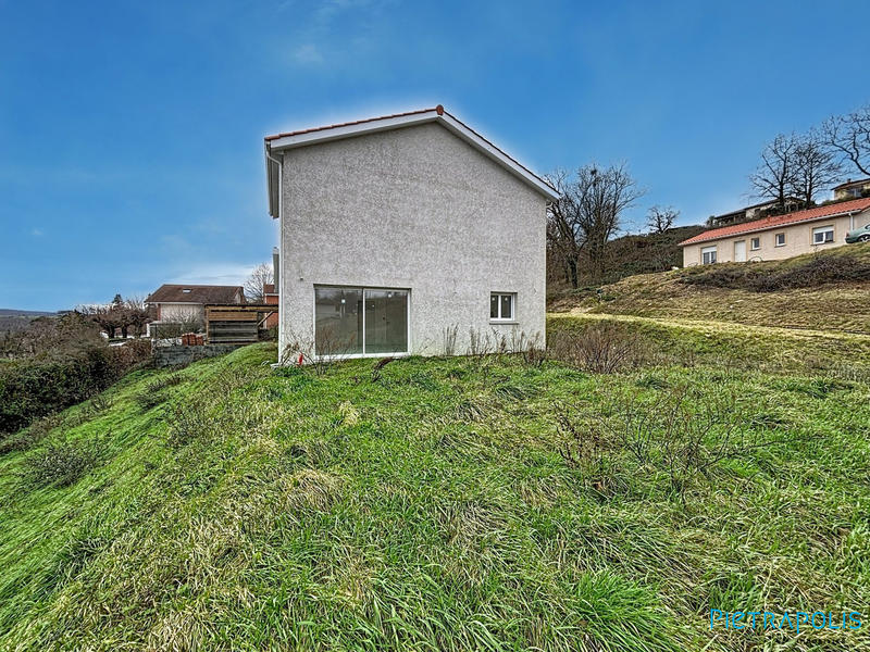 Villa - 102 m² - 5 pièces