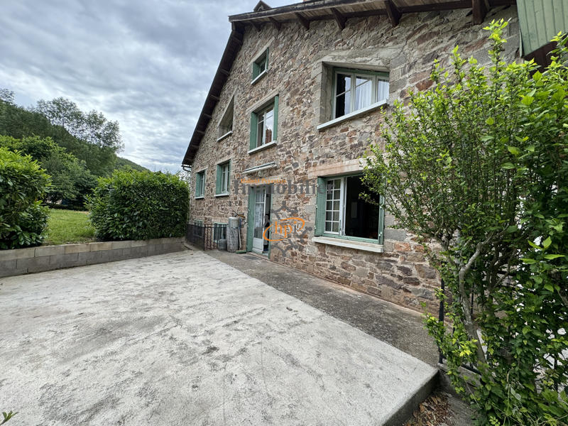 Maison - 257 m² - 12 pièces