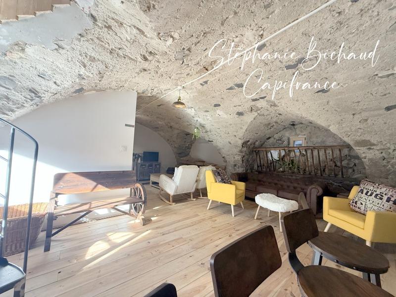 Maison - 169 m² - 6 pièces