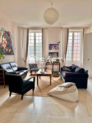 Maison - 379 m² - 10 pièces