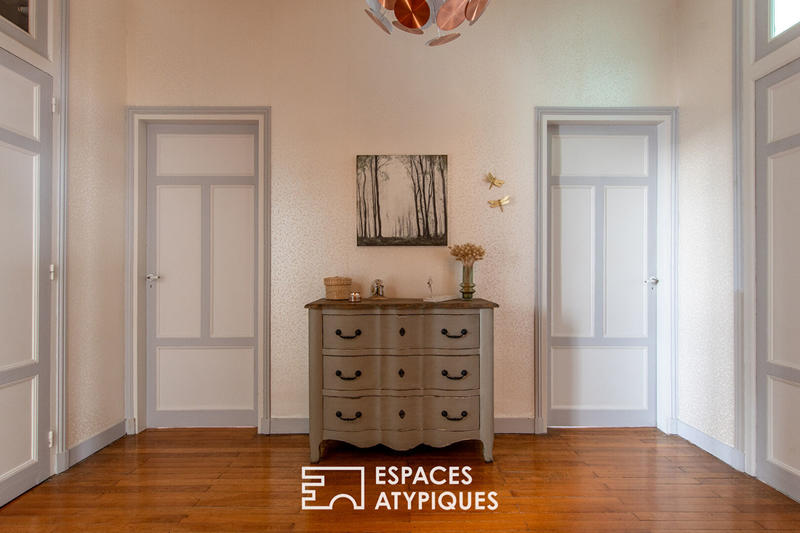 Maison - 270 m² - 9 pièces