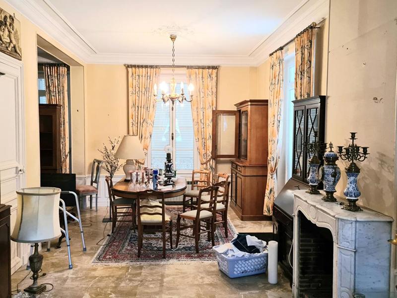 Maison - 210 m² - 6 pièces