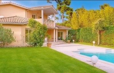 Villa - 181 m² - 7 pièces