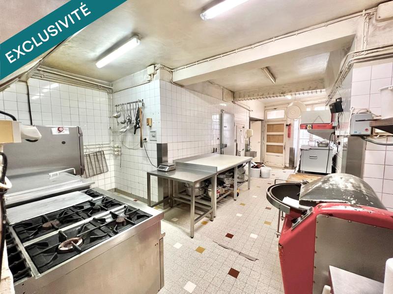 Local commercial - 220 m² - 9 pièces