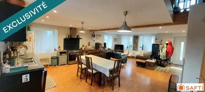 Maison - 240 m² - 9 pièces