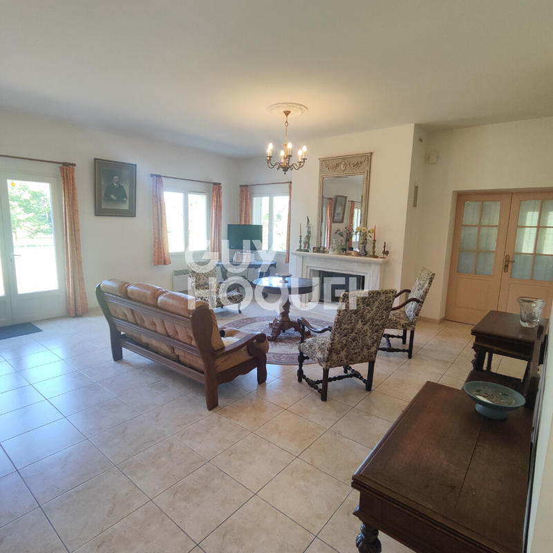 Maison - 195 m² - 8 pièces