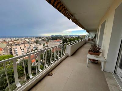 Appartement - 76 m² - 3 pièces