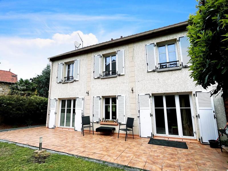 Maison - 136 m² - 7 pièces