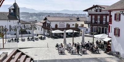 Maison - 230 m² - 9 pièces