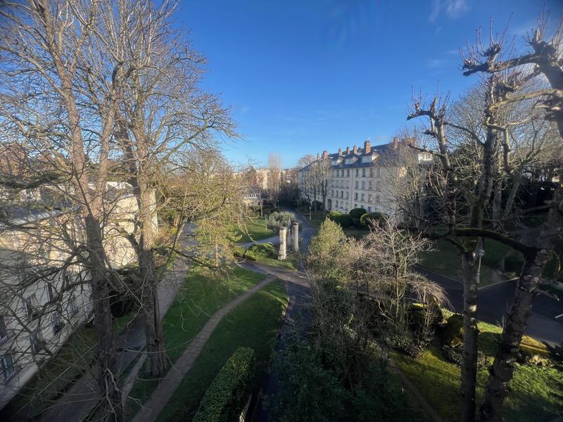 Appartement - 102 m² - 5 pièces