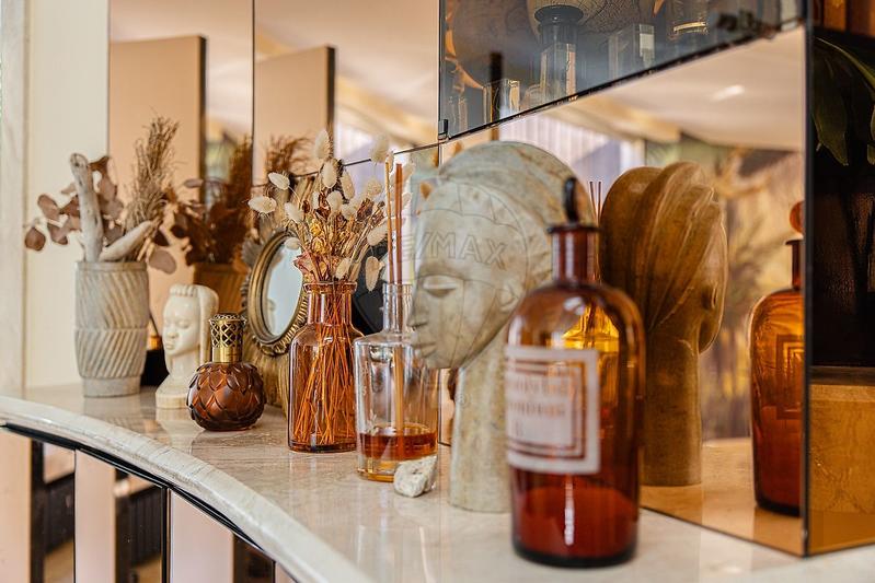 Maison d'architecte - 258 m² - 6 pièces