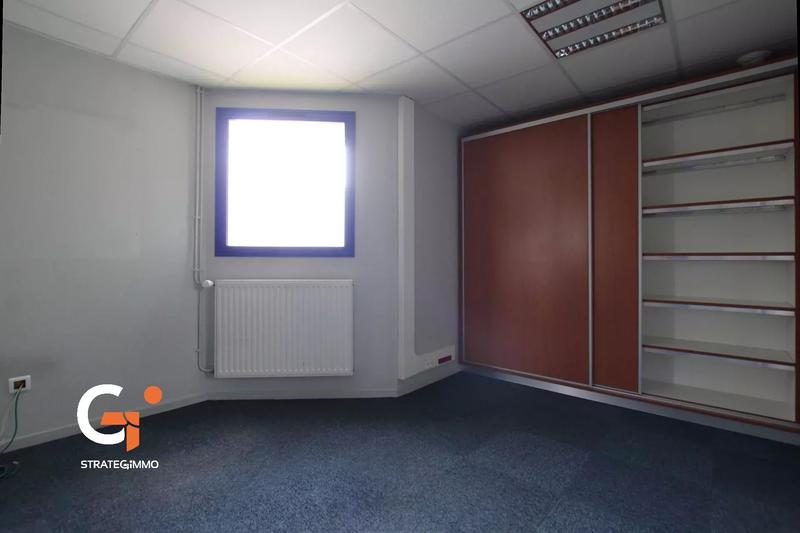 Local commercial - 91 m² - 5 pièces