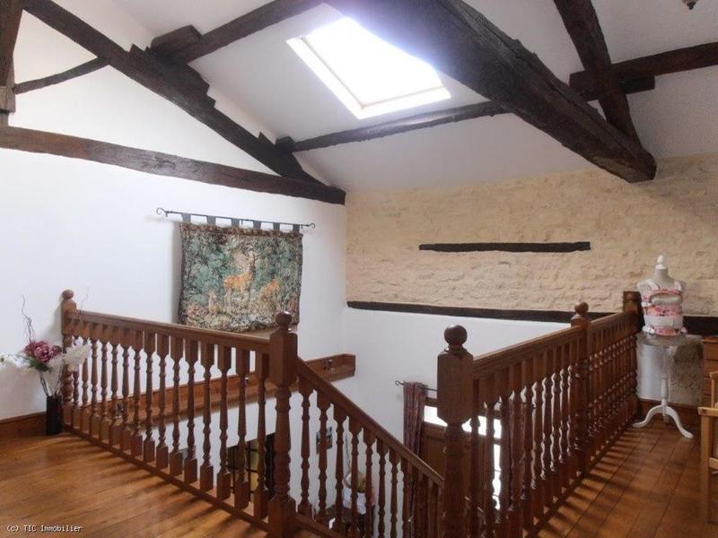 Maison en pierre - 305 m² - 10 pièces