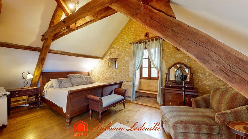 Maison - 350 m² - 13 pièces